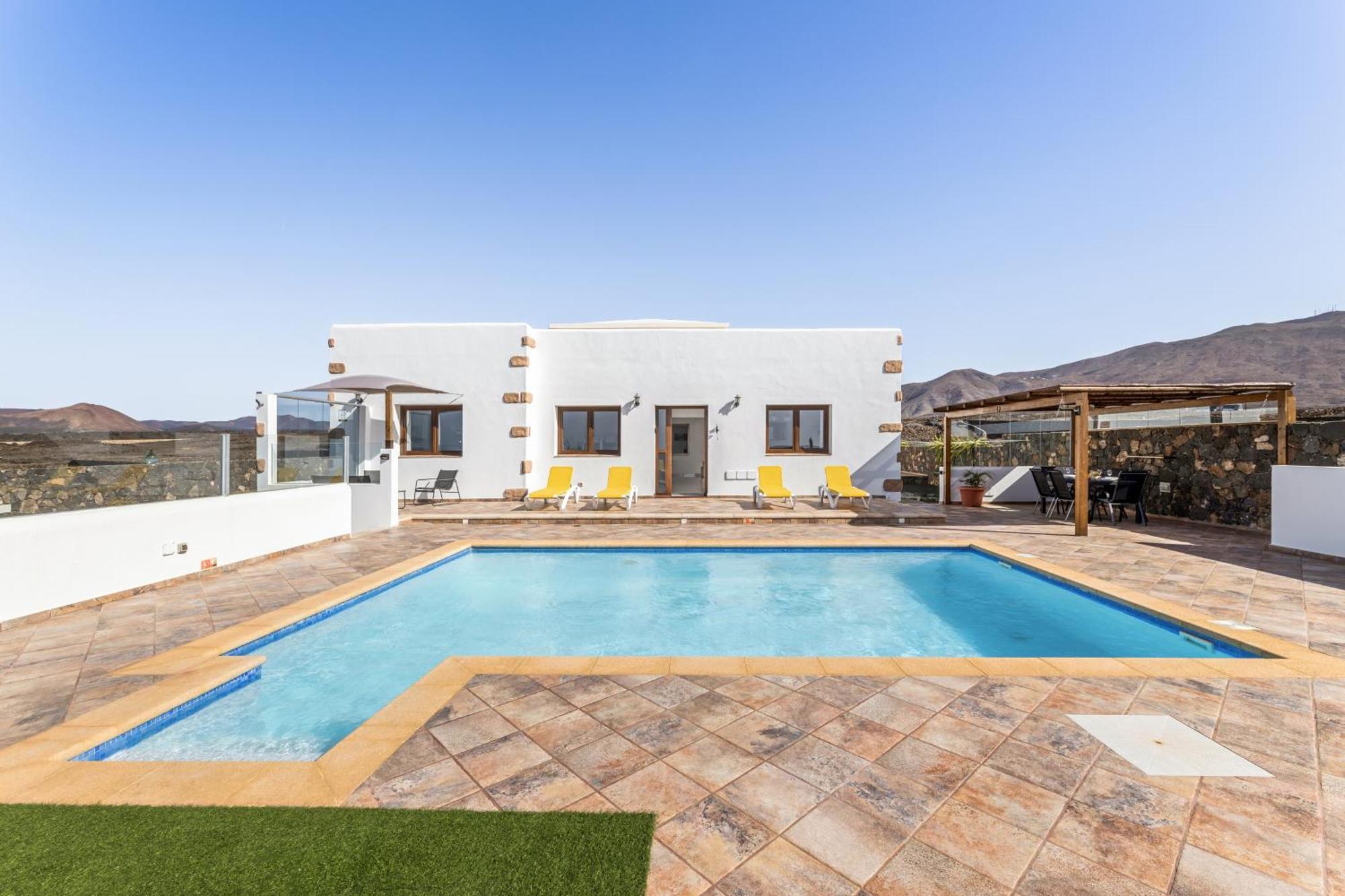 Home2book Idyllic La Hoya, Private Pool Villa Yaiza (Lanzarote)